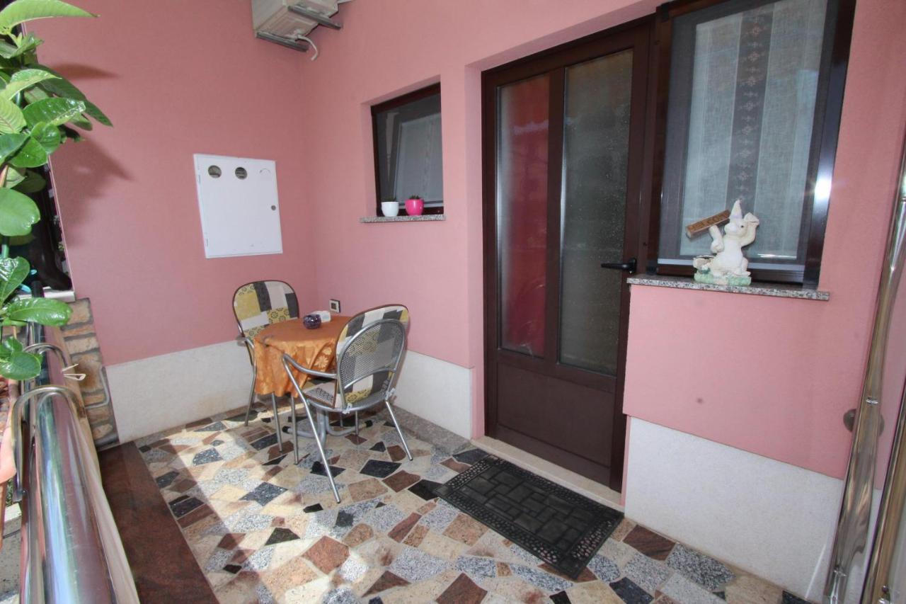 Room And Apartment Lea Ровинь Экстерьер фото