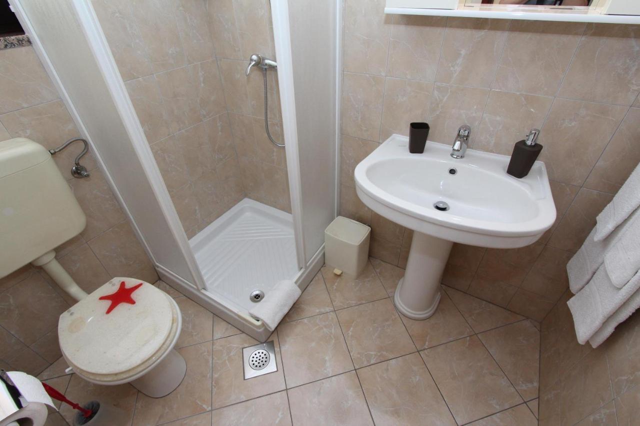 Room And Apartment Lea Ровинь Экстерьер фото