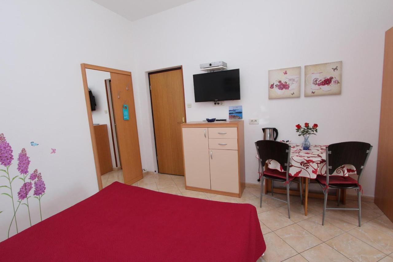 Room And Apartment Lea Ровинь Экстерьер фото